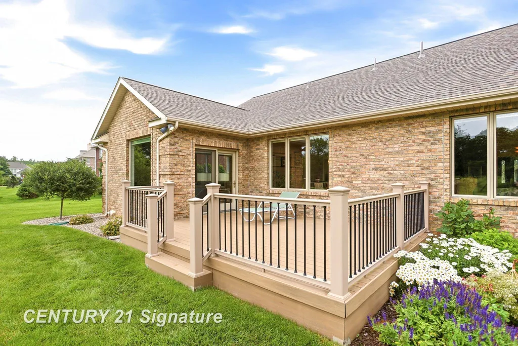 77 Sawmill Creek Trail Saginaw Charter Township MI 48603