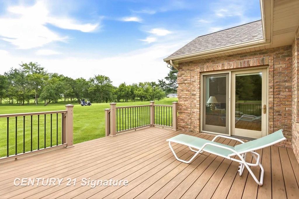 77 Sawmill Creek Trail Saginaw Charter Township MI 48603