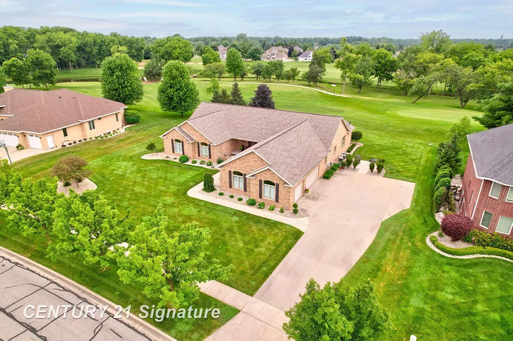 77 Sawmill Creek Trail Saginaw Charter Township MI 48603