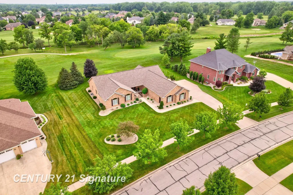 77 Sawmill Creek Trail Saginaw Charter Township MI 48603