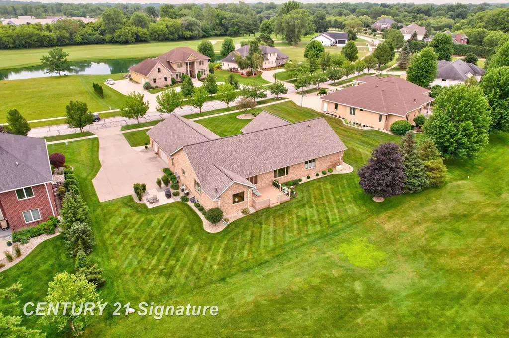 77 Sawmill Creek Trail Saginaw Charter Township MI 48603