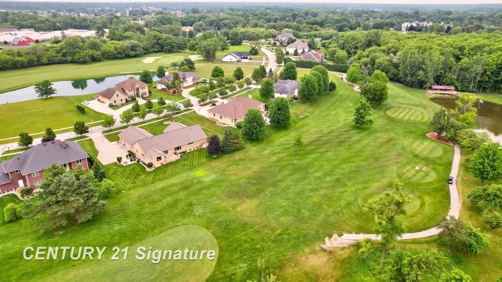 77 Sawmill Creek Trail Saginaw Charter Township MI 48603