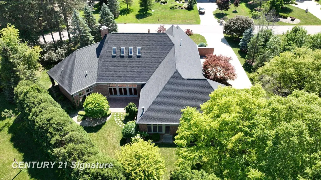 5590 Pine Gate Drive Saginaw Charter Township MI 48603
