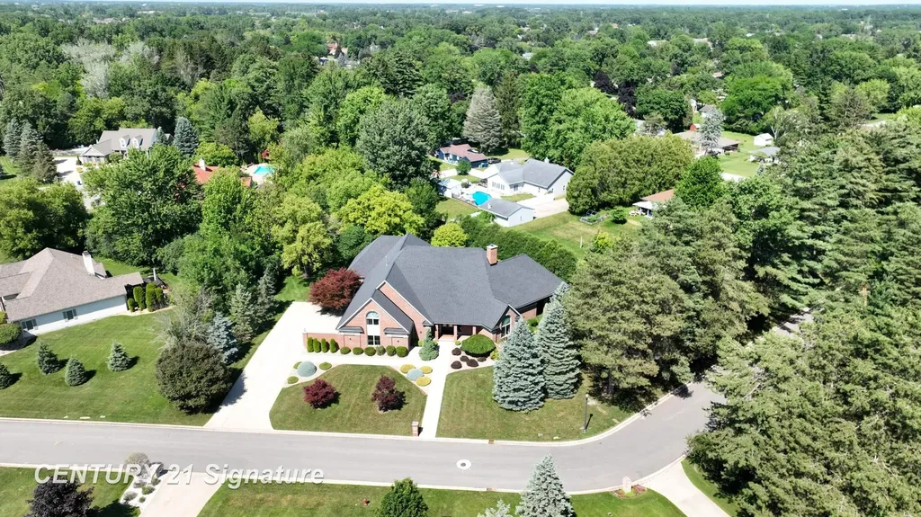 5590 Pine Gate Drive Saginaw Charter Township MI 48603