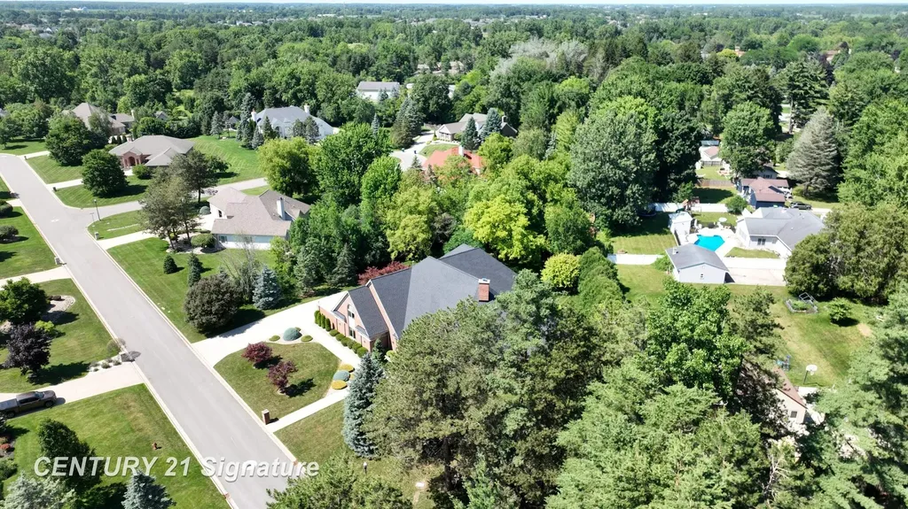 5590 Pine Gate Drive Saginaw Charter Township MI 48603