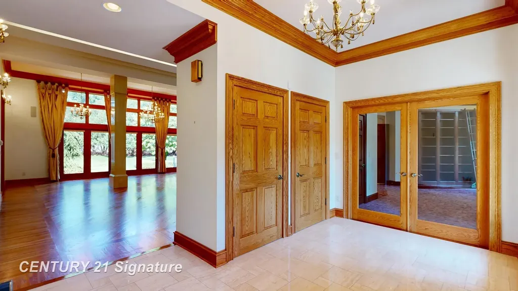 5590 Pine Gate Drive Saginaw Charter Township MI 48603