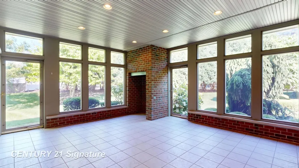 5590 Pine Gate Drive Saginaw Charter Township MI 48603