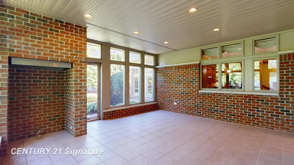 5590 Pine Gate Drive Saginaw Charter Township MI 48603