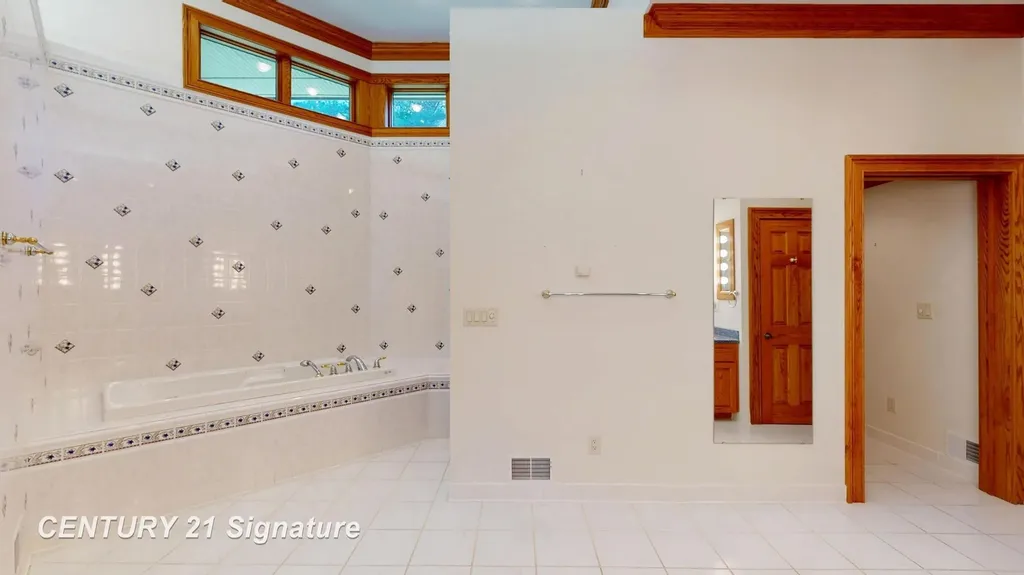 5590 Pine Gate Drive Saginaw Charter Township MI 48603