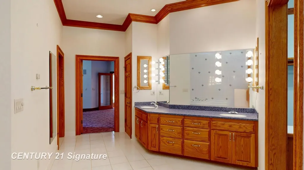 5590 Pine Gate Drive Saginaw Charter Township MI 48603