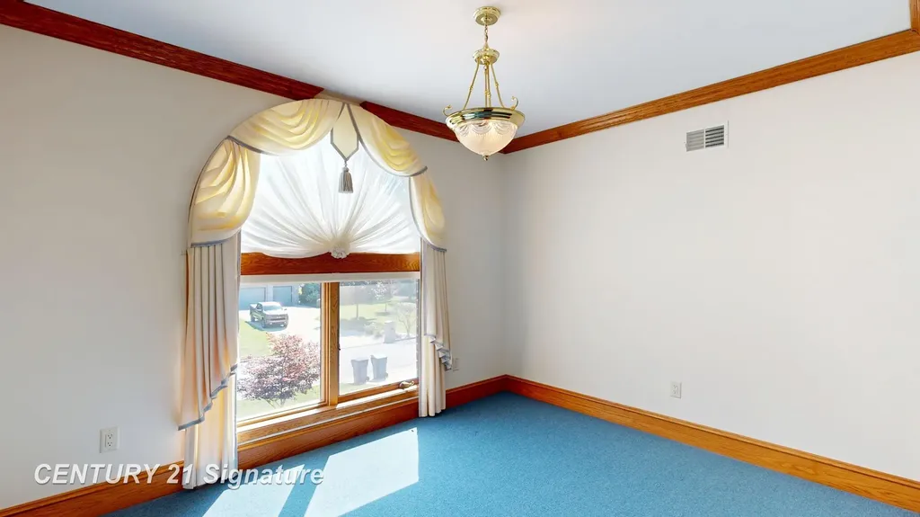 5590 Pine Gate Drive Saginaw Charter Township MI 48603