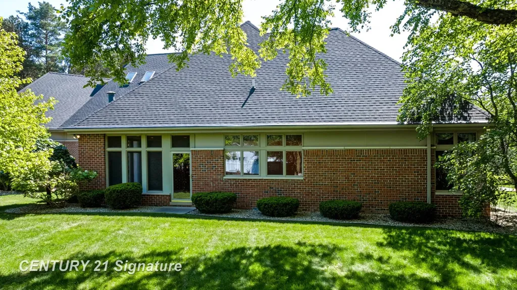 5590 Pine Gate Drive Saginaw Charter Township MI 48603