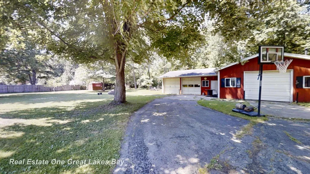 3842 Clutier Road Bridgeport Charter Township MI 48601