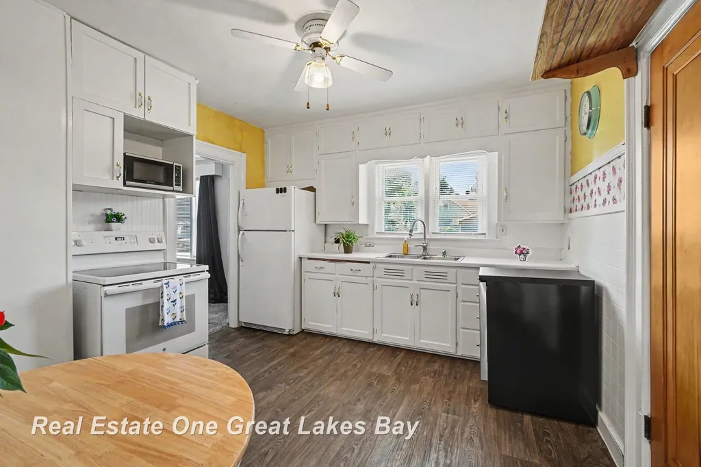 1008 S Sherman Street Bay City City MI 48708
