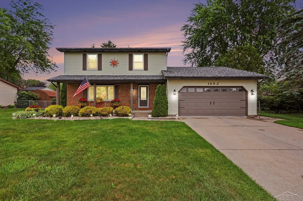 1452 Allendale Drive Saginaw Charter Township MI 48638