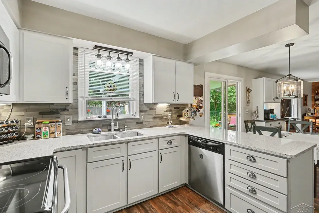 1452 Allendale Drive Saginaw Charter Township MI 48638