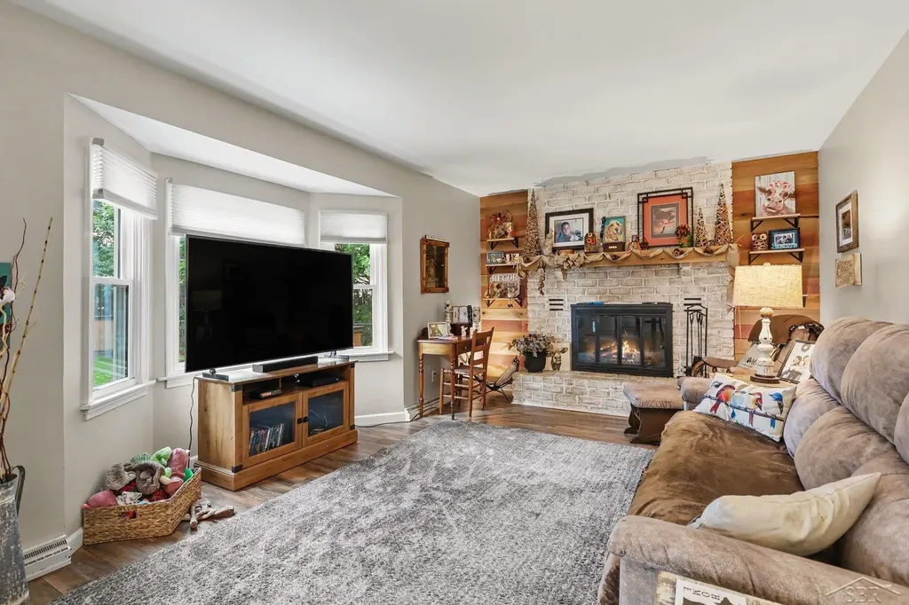 1452 Allendale Drive Saginaw Charter Township MI 48638