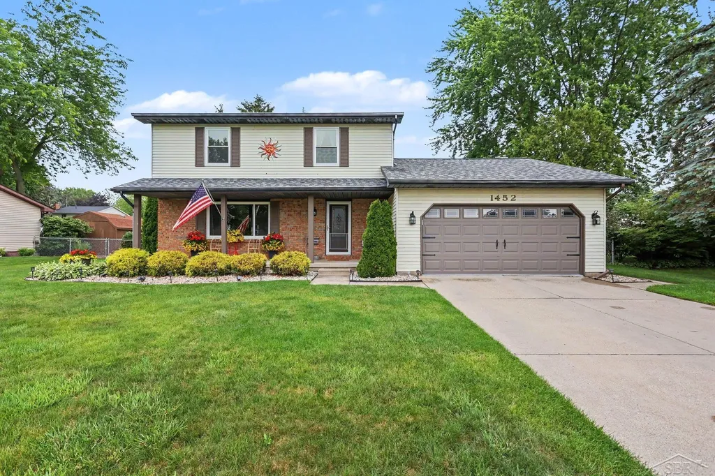 1452 Allendale Drive Saginaw Charter Township MI 48638
