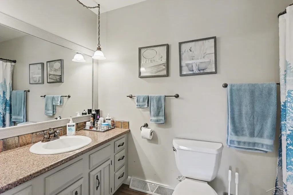 1452 Allendale Drive Saginaw Charter Township MI 48638