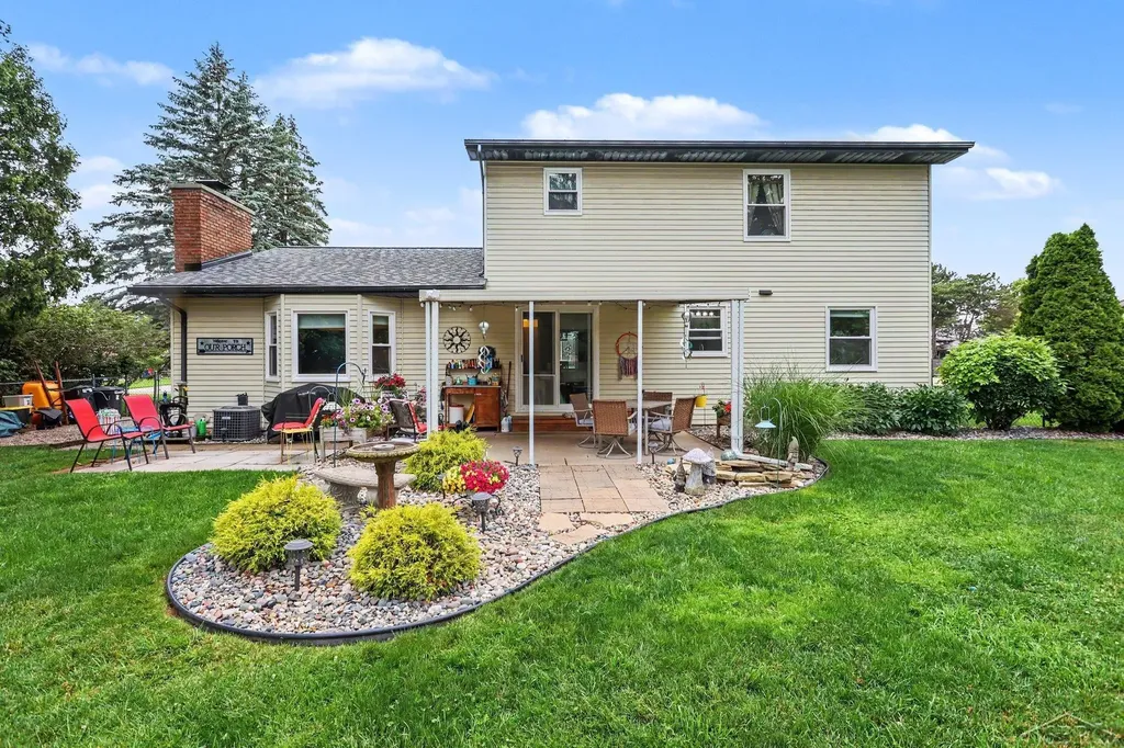1452 Allendale Drive Saginaw Charter Township MI 48638