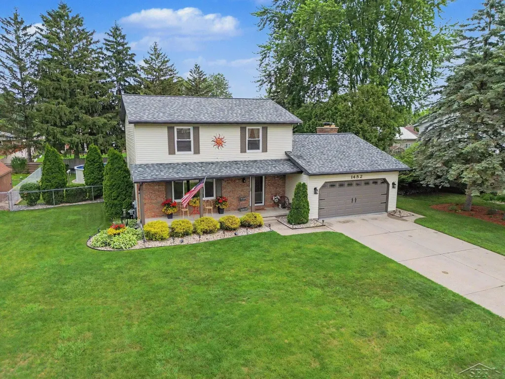 1452 Allendale Drive Saginaw Charter Township MI 48638