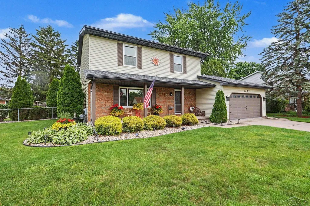 1452 Allendale Drive Saginaw Charter Township MI 48638