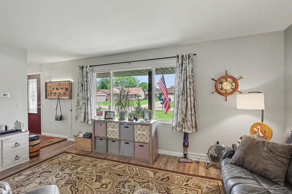 1452 Allendale Drive Saginaw Charter Township MI 48638