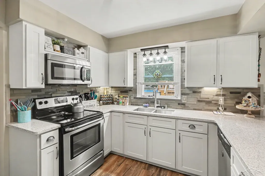 1452 Allendale Drive Saginaw Charter Township MI 48638