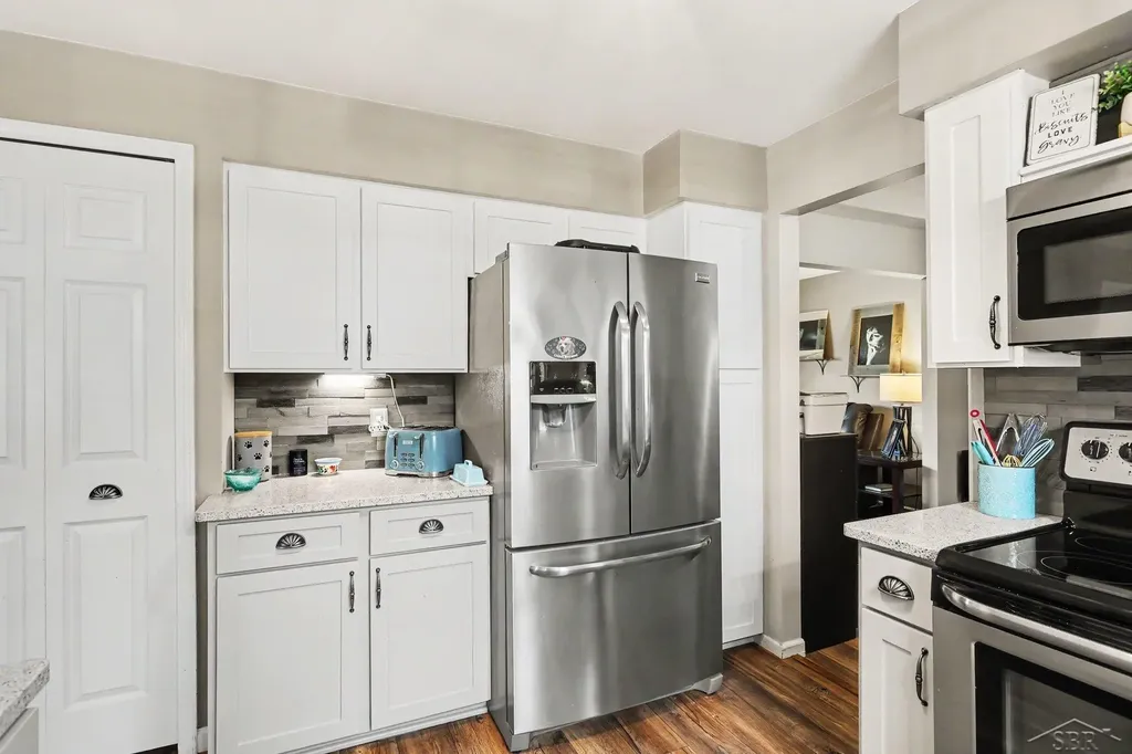1452 Allendale Drive Saginaw Charter Township MI 48638