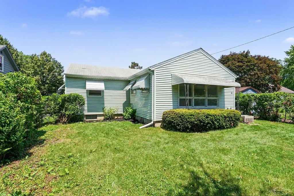 1502 34th Street Bay City City MI 48708