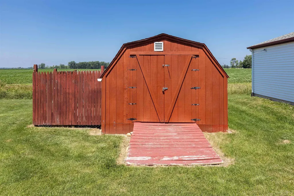 1530 W Beaver Road Beaver Township MI 48611