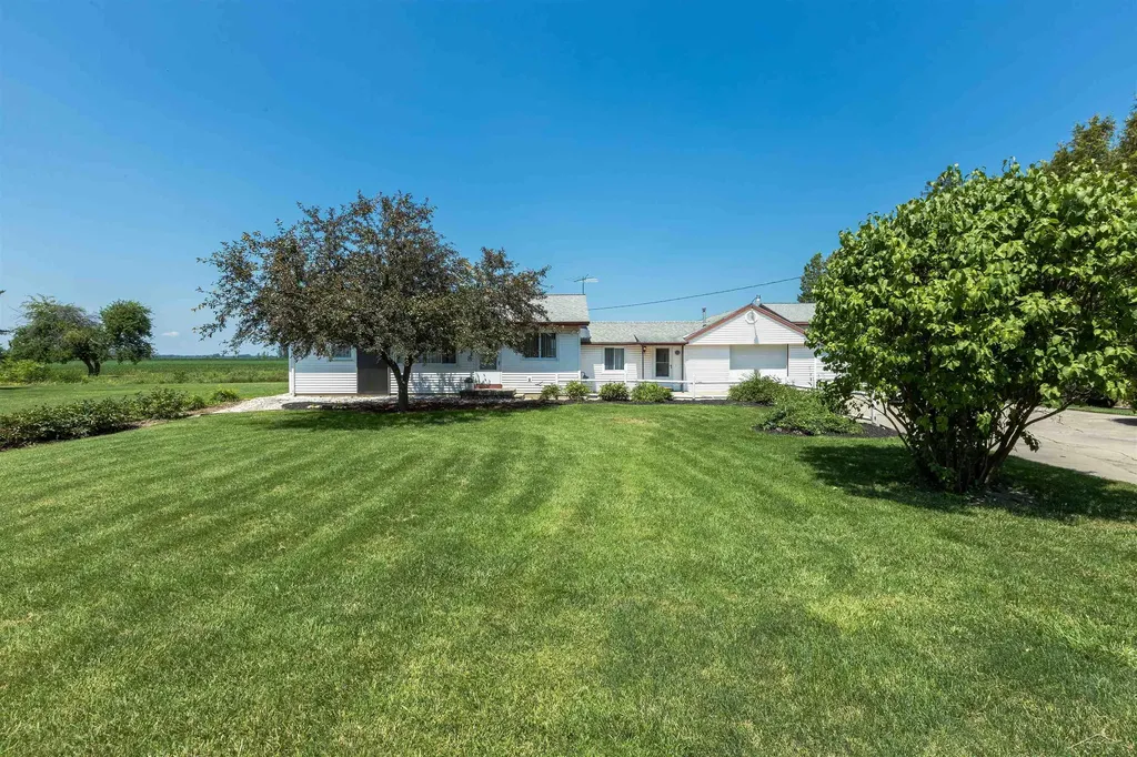1530 W Beaver Road Beaver Township MI 48611