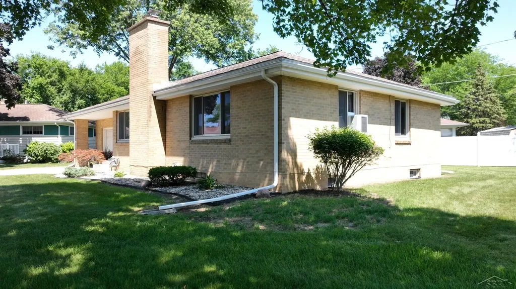 30 Congress B Court Saginaw City MI 48602