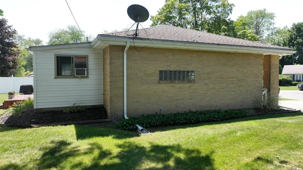 30 Congress B Court Saginaw City MI 48602