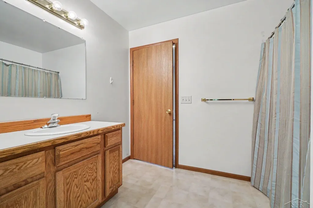 3072 Silverwood Drive Saginaw Charter Township MI 48603