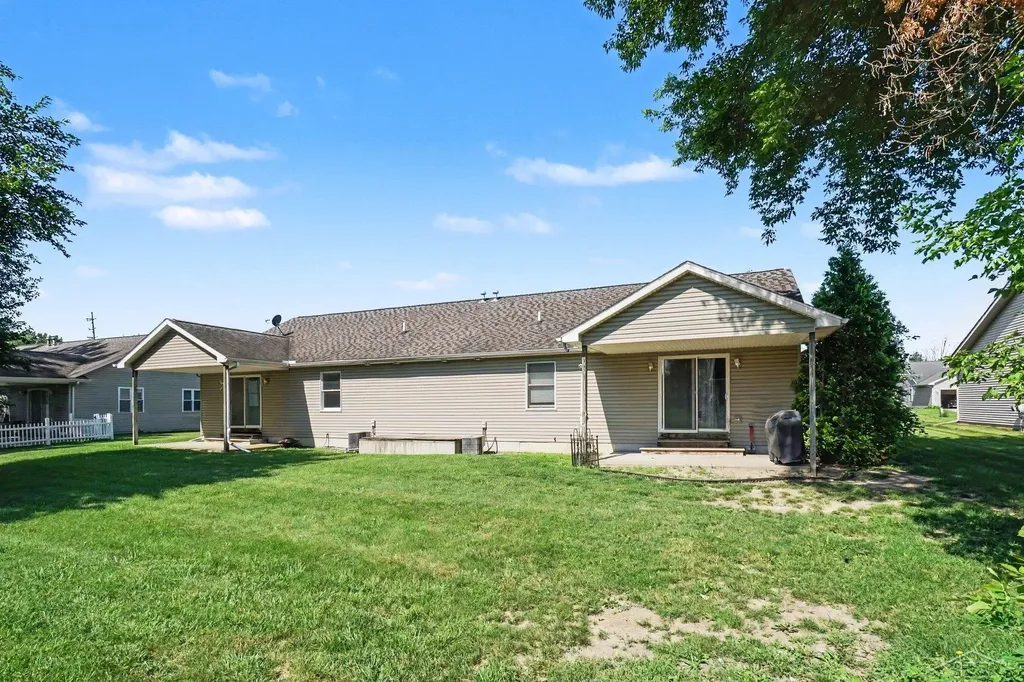3072 Silverwood Drive Saginaw Charter Township MI 48603