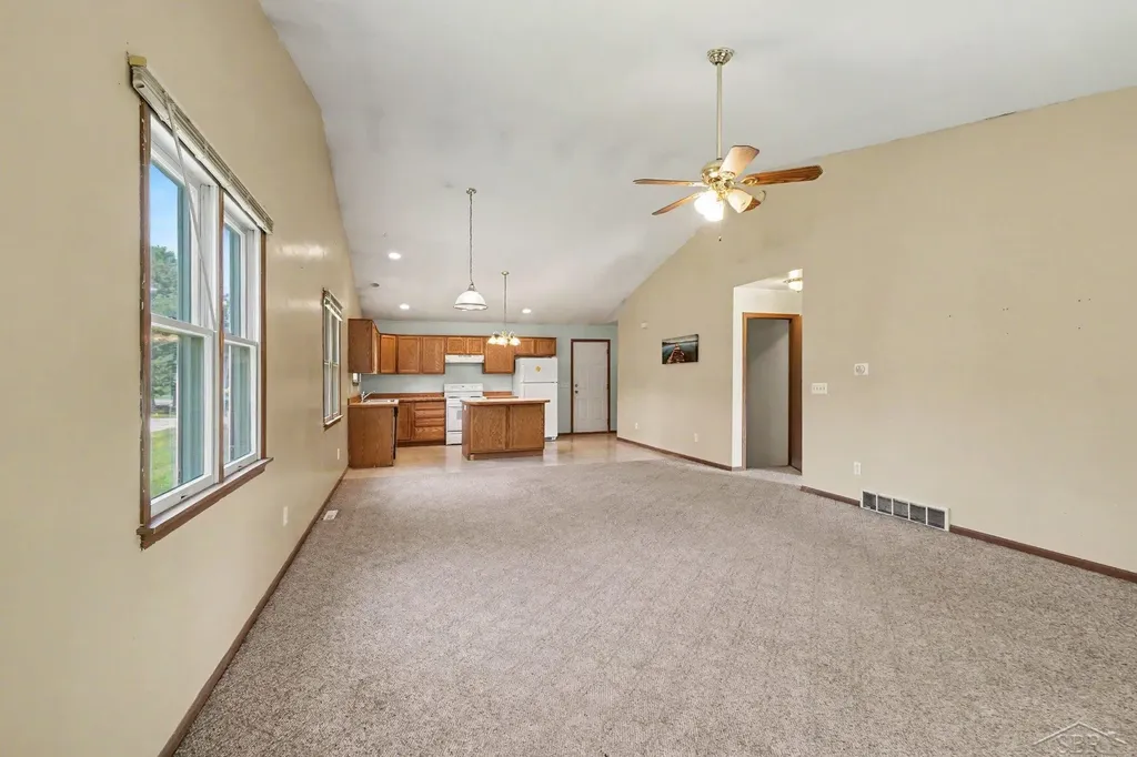 3072 Silverwood Drive Saginaw Charter Township MI 48603