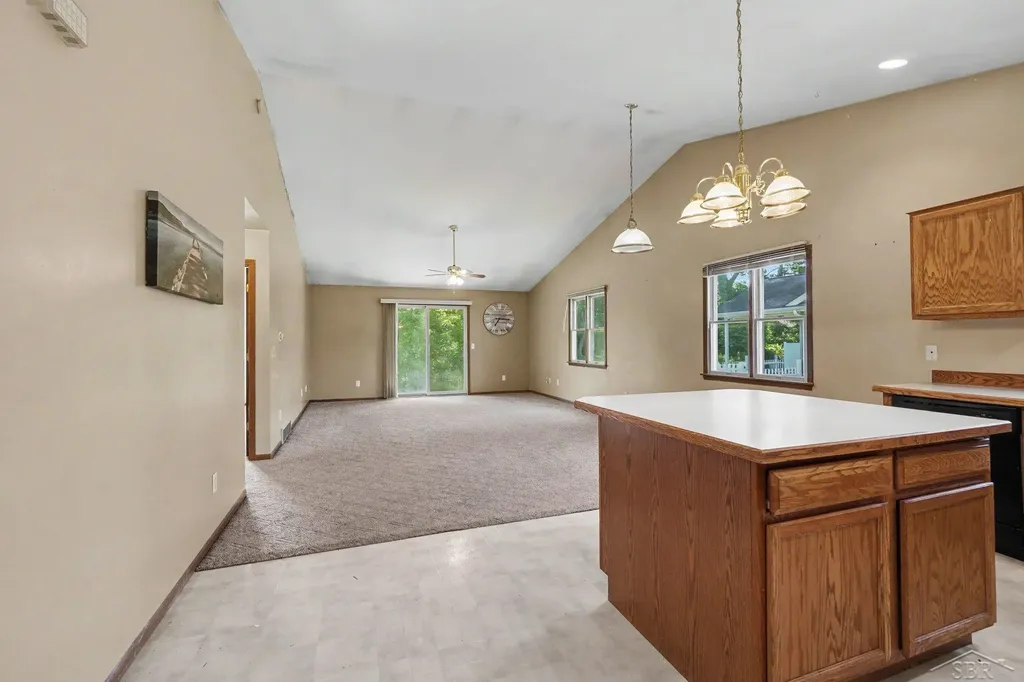 3072 Silverwood Drive Saginaw Charter Township MI 48603