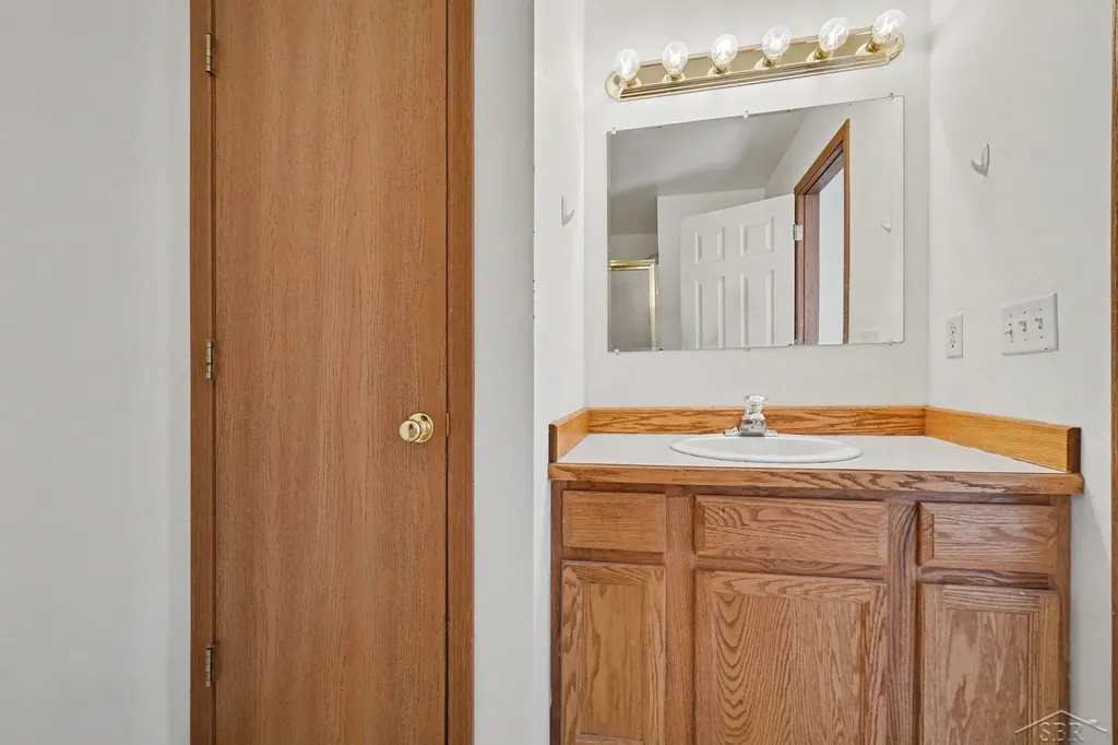 3072 Silverwood Drive Saginaw Charter Township MI 48603