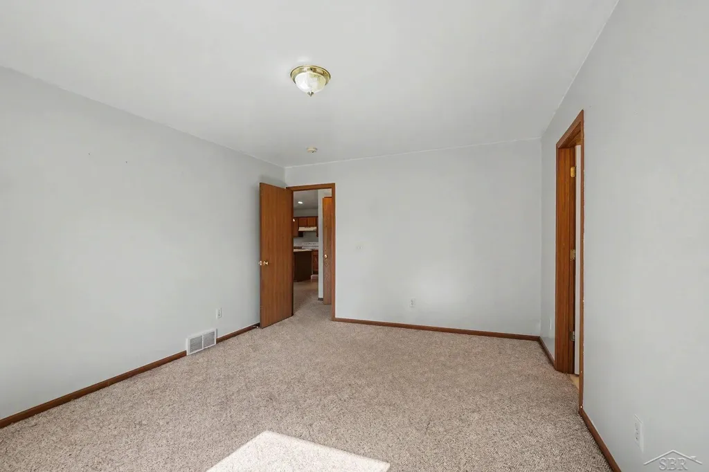 3072 Silverwood Drive Saginaw Charter Township MI 48603