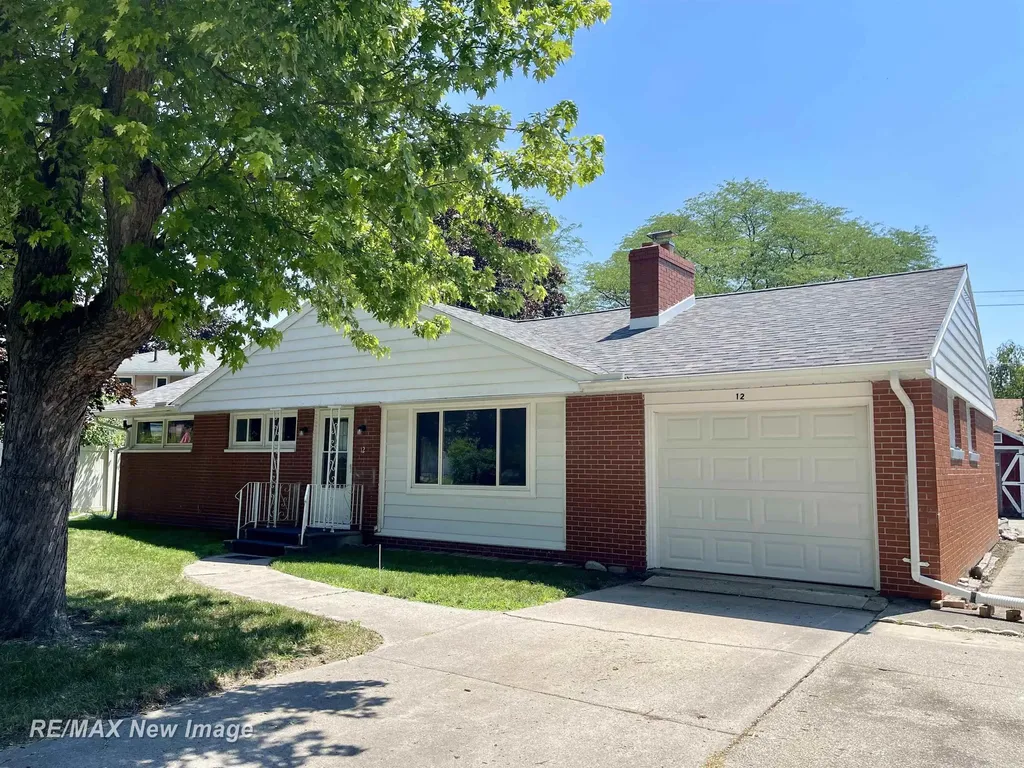 12 Ruggles Road Saginaw City MI 48602