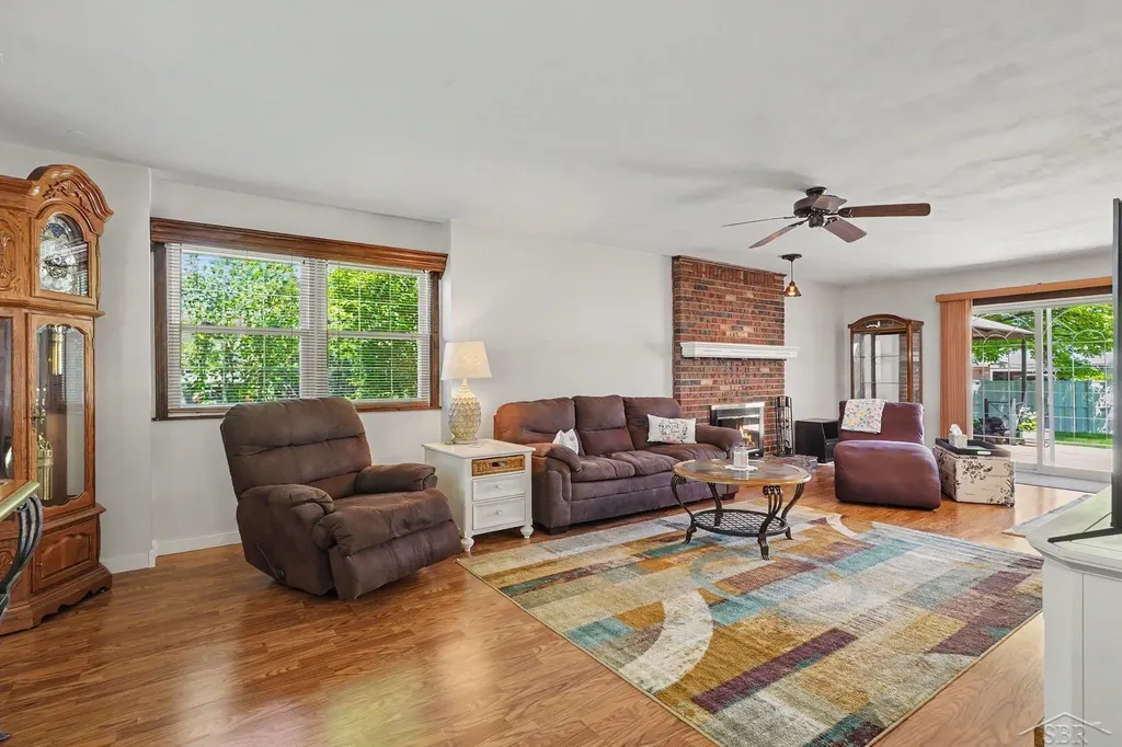831 Mayflower Drive Saginaw Charter Township MI 48638