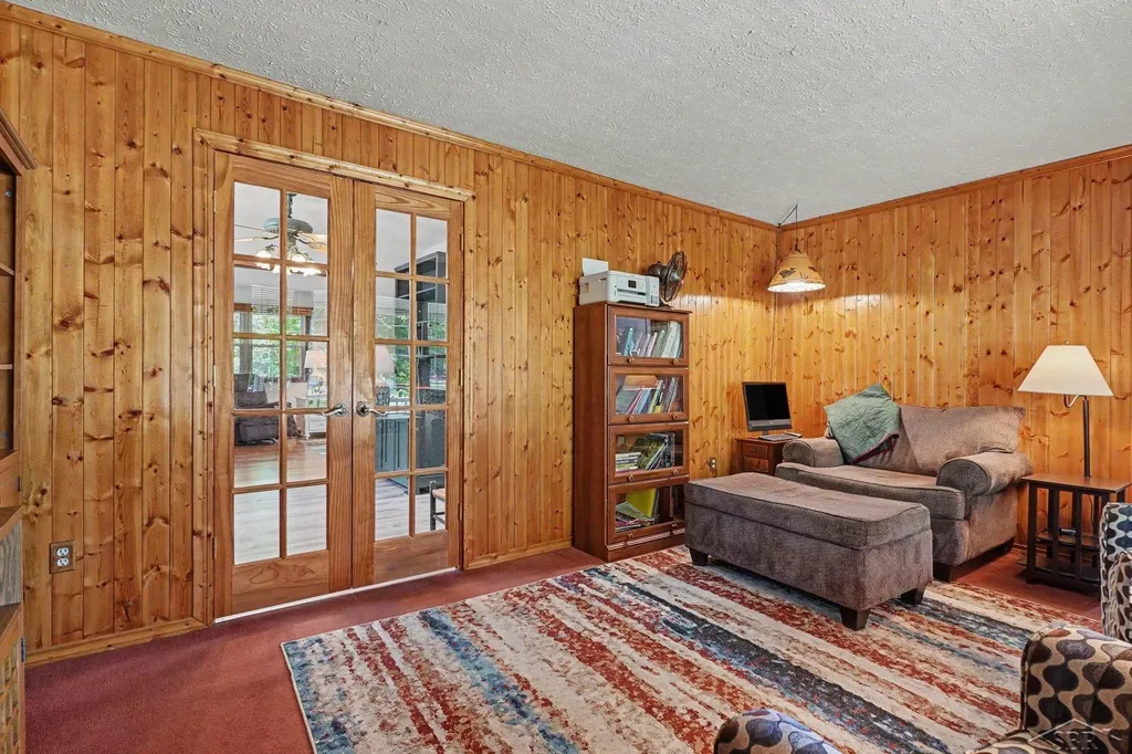 831 Mayflower Drive Saginaw Charter Township MI 48638