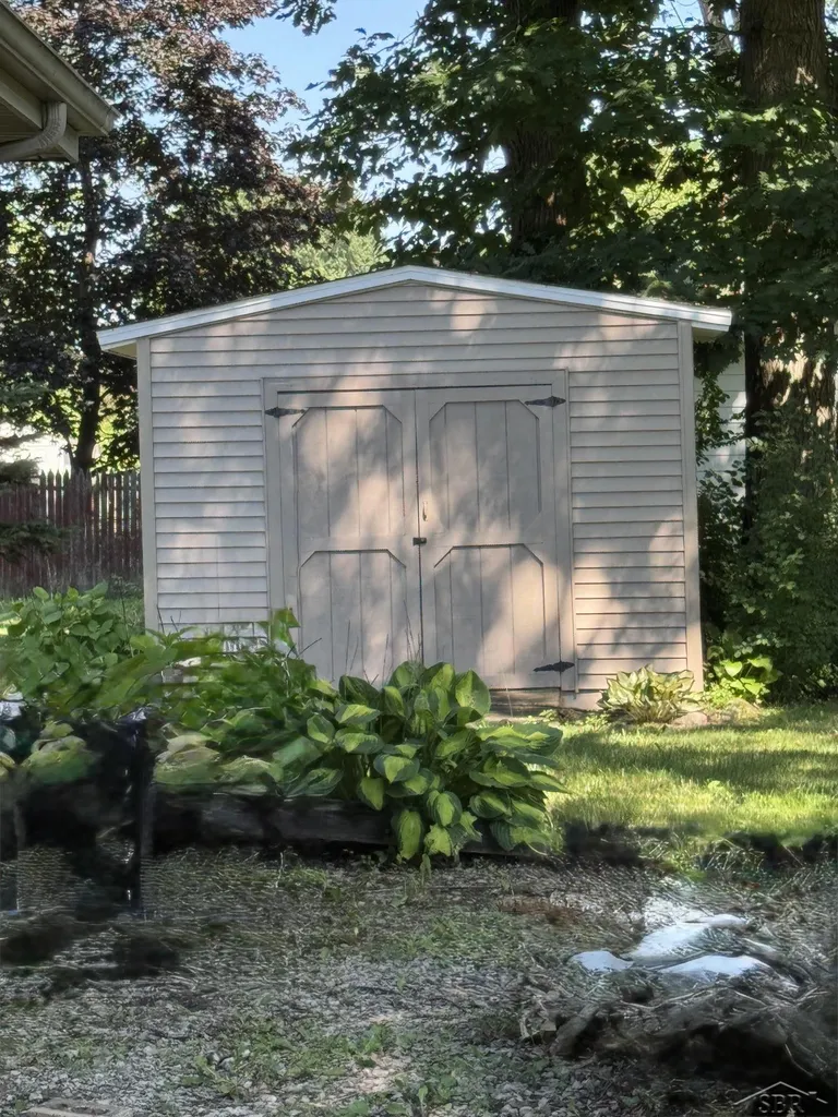 1065 Curwood Road Thomas Township MI 48609