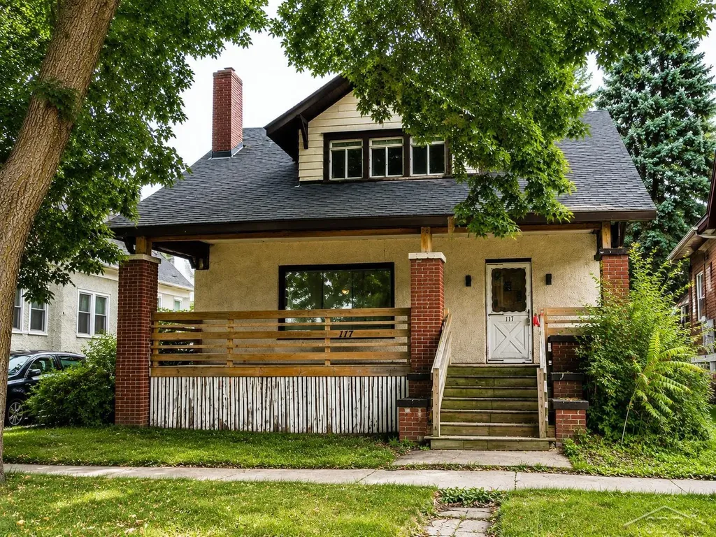 117 N Vanburen Street Bay City City MI 48708