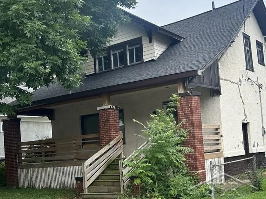 117 N Vanburen Street Bay City City MI 48708