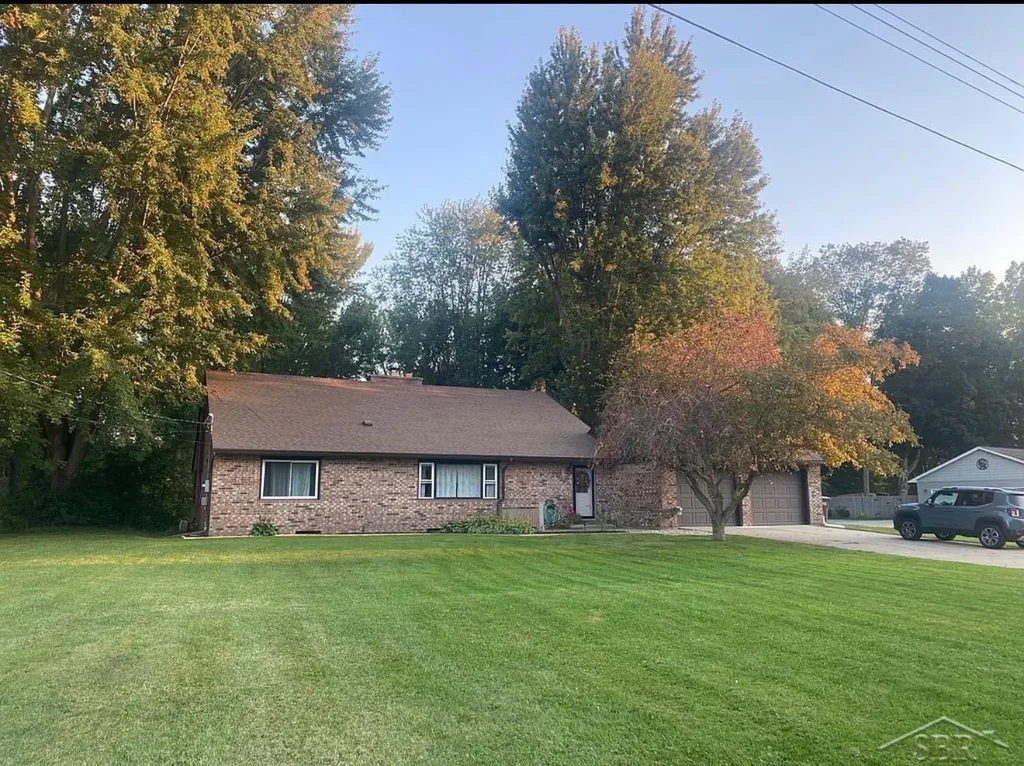 1864 E Chippewa River Road Homer Township MI 48640