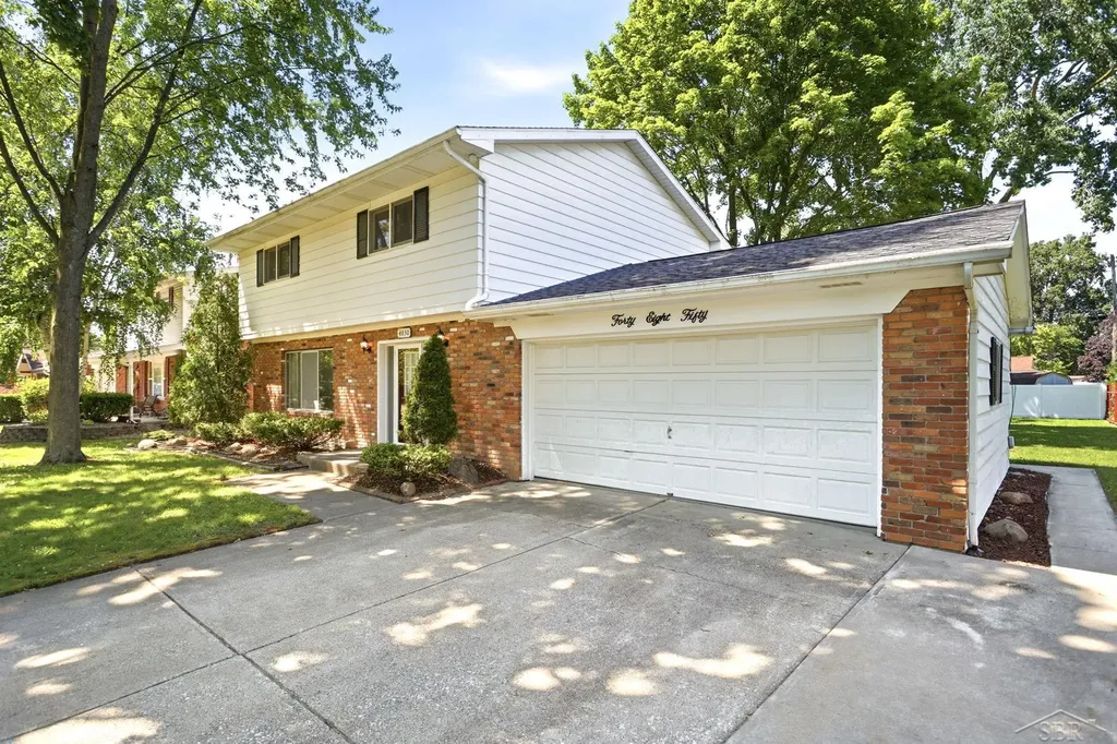 4850 Hanover Drive Saginaw Charter Township MI 48603