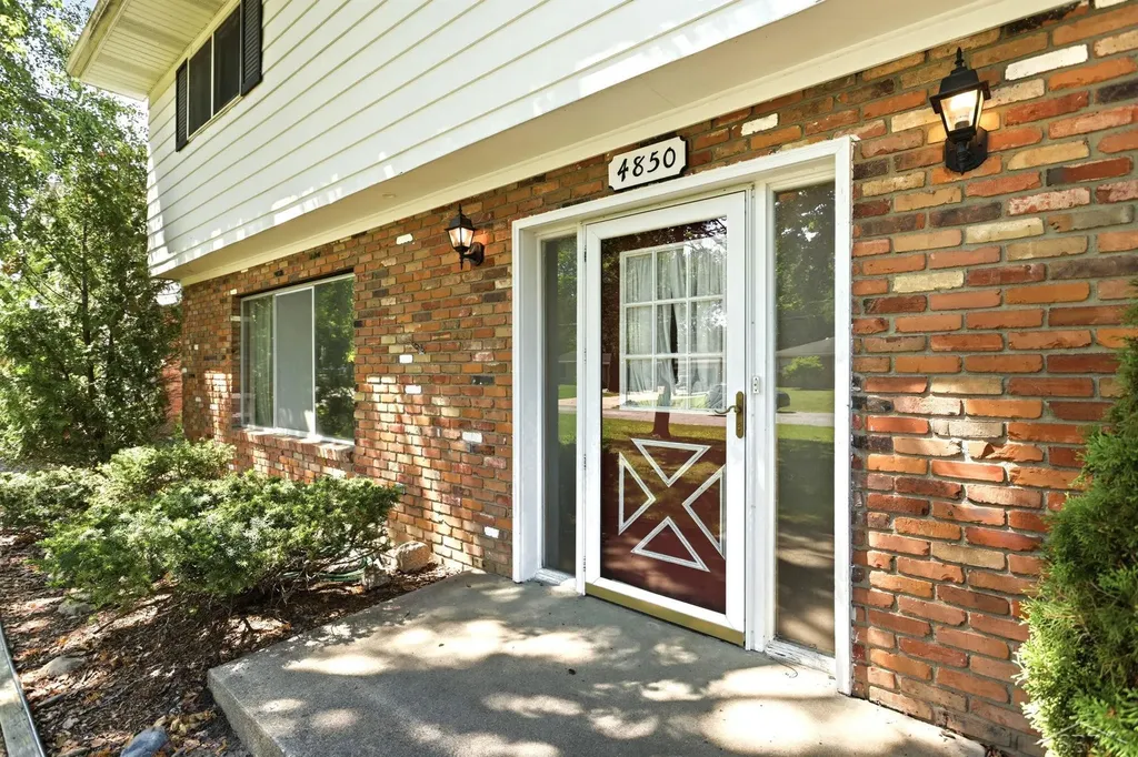 4850 Hanover Drive Saginaw Charter Township MI 48603