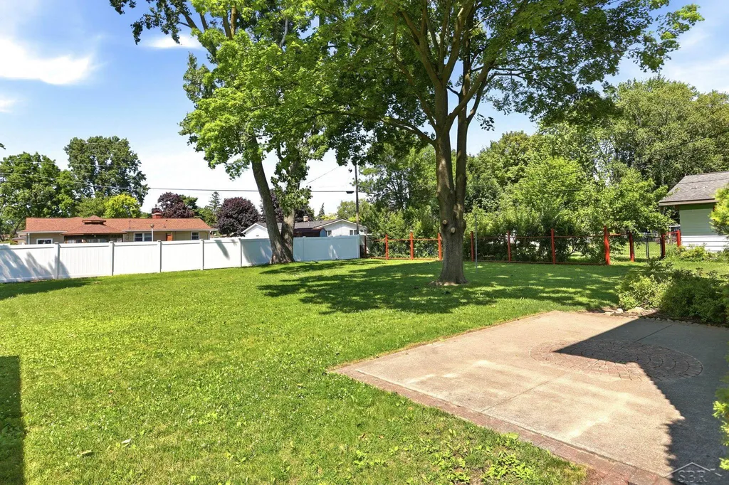 4850 Hanover Drive Saginaw Charter Township MI 48603